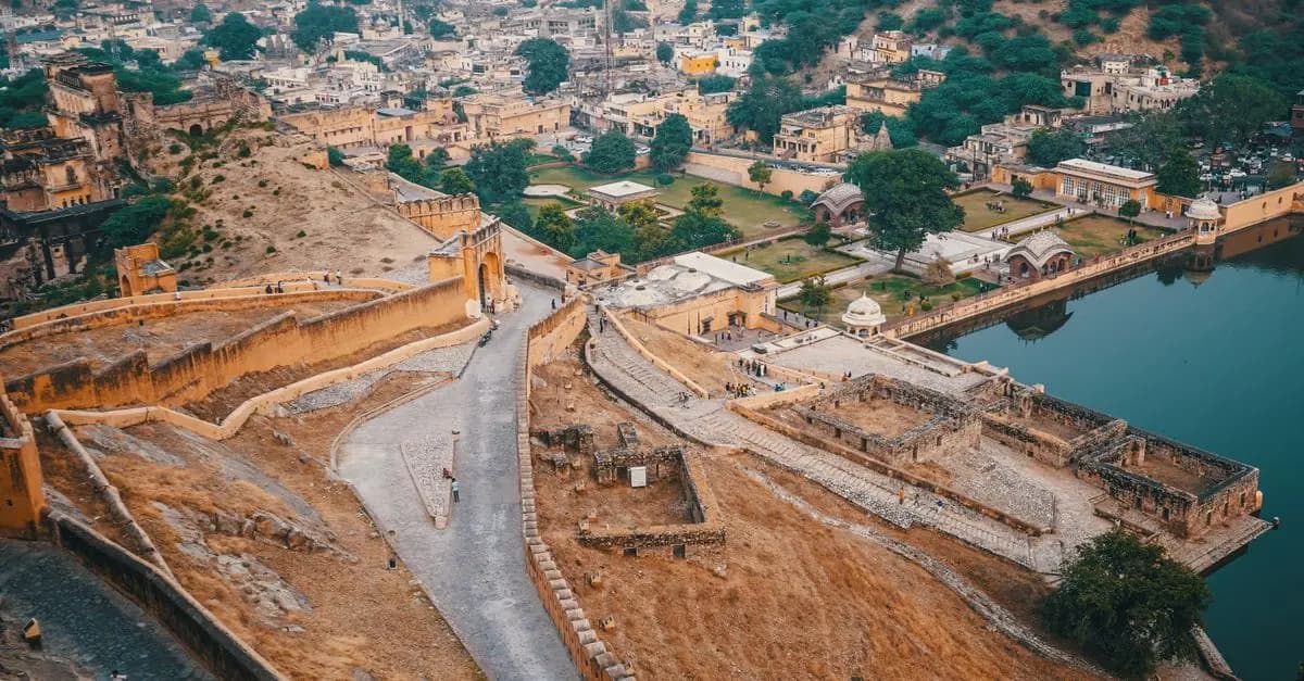 À La Rencontre Du Ghana: Trésors Culturels et Naturels
