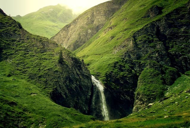 À la Découverte des Pays Méconnus : 5 Destinations Incontournables